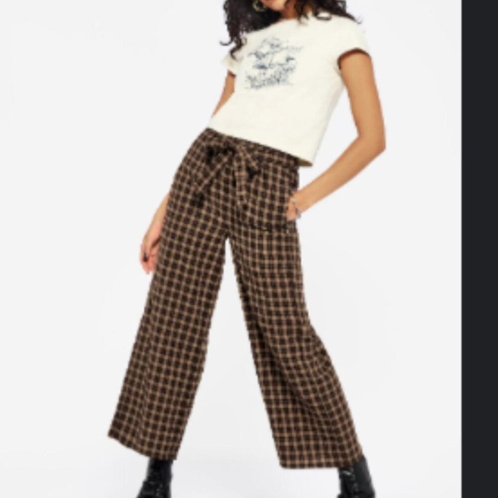 Disturbia Brown Checkered Capris